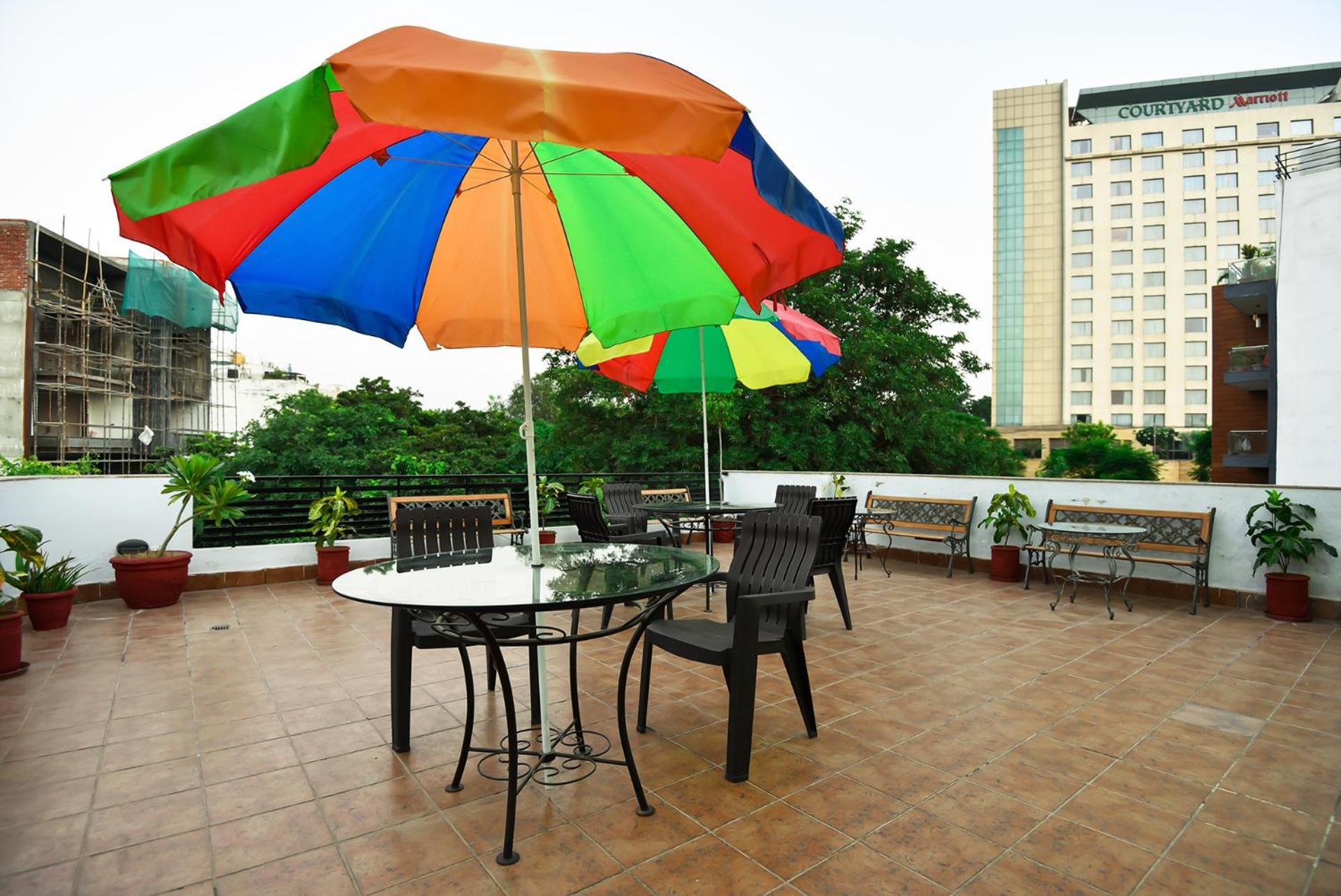 Bedchambers Serviced Apartments, Sushant Lok Гургаон Экстерьер фото